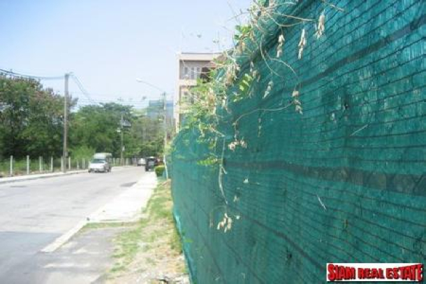 One of beautiful piece of Land for sale, in heart of Sukhumvit road, 190 sq.w. in residential area, Closed to Sukhumvit 55-7