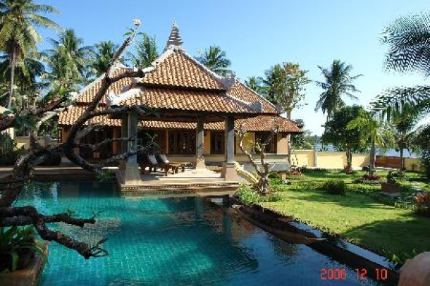 Thai-Balinese Property - Out Of This World - East Pattaya-1