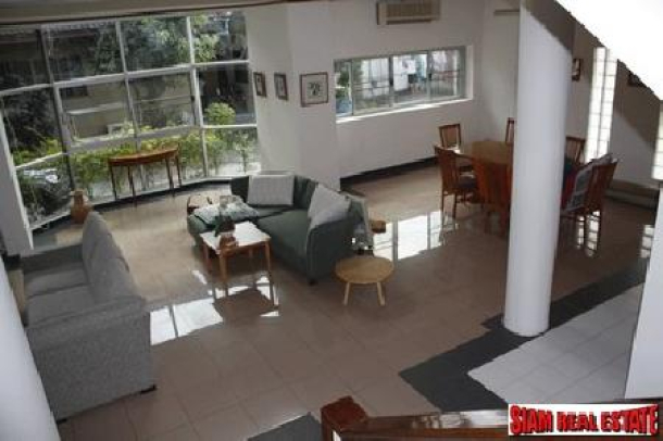 4 bedrooms, 4 bathrooms House in a peaceful Village on Pattanakarn Road-3