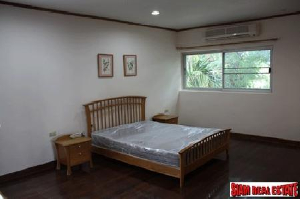 4 bedrooms, 4 bathrooms House in a peaceful Village on Pattanakarn Road-7