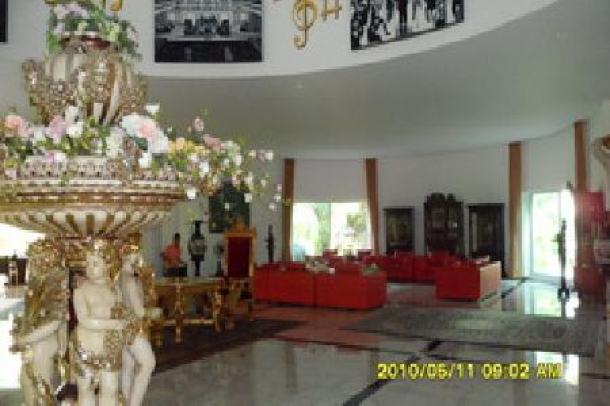 Amazing House For Sale - Just Take a Look At This!! - Pattaya-5