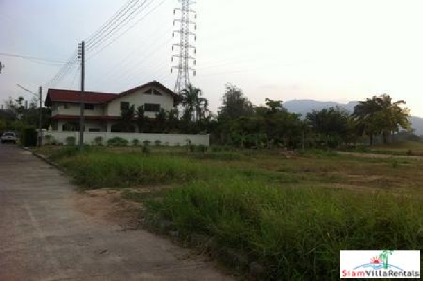 Semi-Detached Townhouse with Two Bedrooms For Rent at Chalong-17