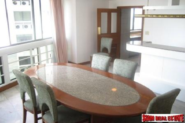 Exquisite 3 bedrooms, 3 bathrooms condominium for Rent, on the 27th floor at President Park (Oak Tower), Sukhumvit24, Phrompong Skytrain Station.-4