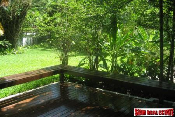 RENTED Park-like Backyard with small patio in A Peaceful House for rent, 3 bedrooms, 3 bathrooms, with 200 sq.m. on Sukhumvit 20-6