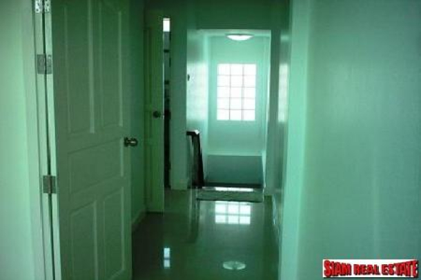 Just renovated House for rent, 2 bedrooms, 2 bathrooms, on Sukhumvit 36-3