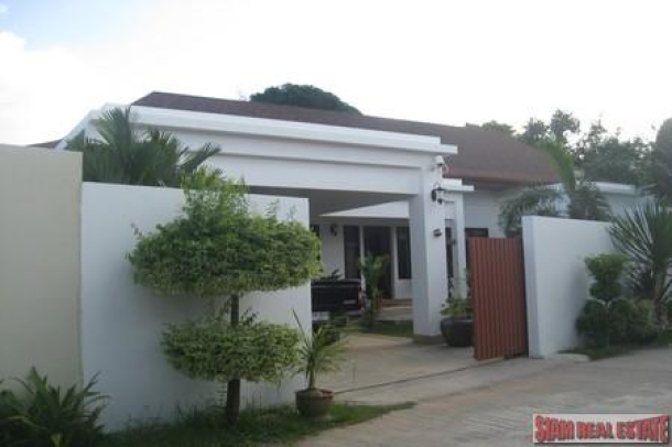 Modern Three Bedroom Pool Villa at Rawai For Rent-5