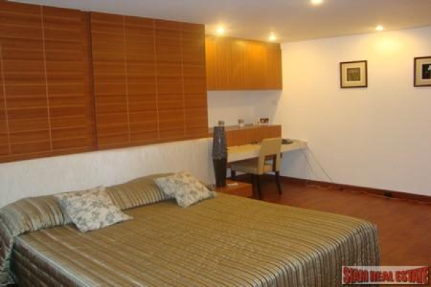 Large 3 Bedroom Penthouse in Central Bangkok-7