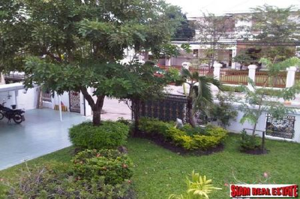 Panya Village | House with Lovely Garden for Rent - 4 bedrooms, 4 bathrooms-1