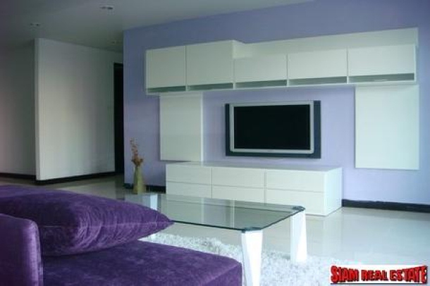 Modern with lifestyle 3 Bedrooms, 3 bathrooms condominium in Sukhumvit 61-2