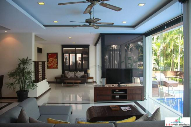 Sukhumvit 53, Spacious 2 Bedrooms 154 sq.m., fully furnished Apartment, pretty closed to Thong lo sky train.-16