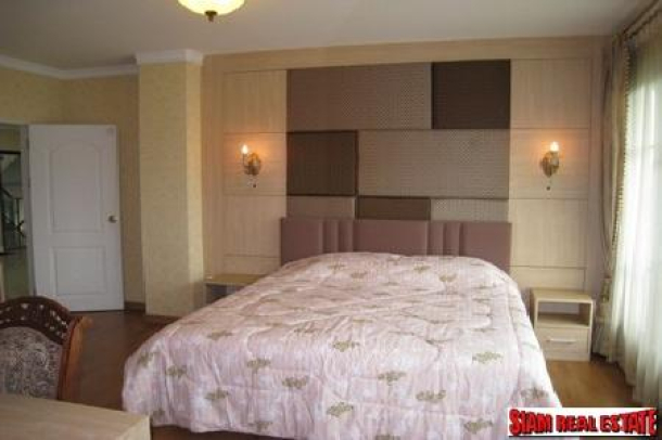 Sukhumvit 53, Spacious 2 Bedrooms 154 sq.m., fully furnished Apartment, pretty closed to Thong lo sky train.-5