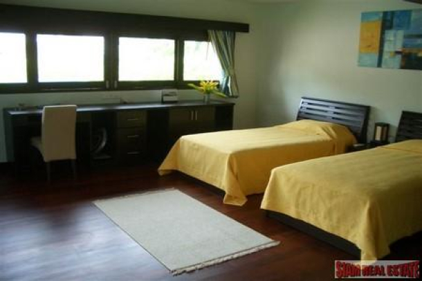 Family Holiday Home with Three Bedrooms in Rawai-8
