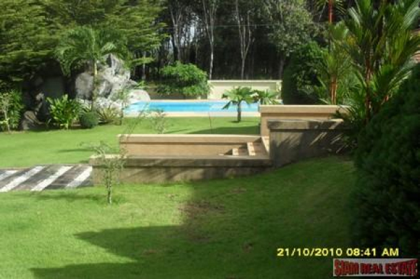 Grand Five Bedroom Family Home with Pool for Rent in Cherng Talay-9