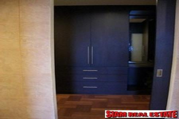Fully furnished 2 Bedrooms, 2 Bathrooms condo for sale at Liberty Park II, Sukhumvit 11-11
