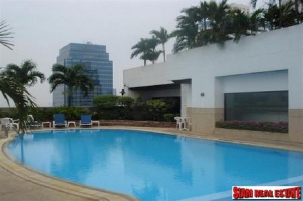 Fully furnished 2 Bedrooms, 2 Bathrooms condo for sale at Liberty Park II, Sukhumvit 11-13