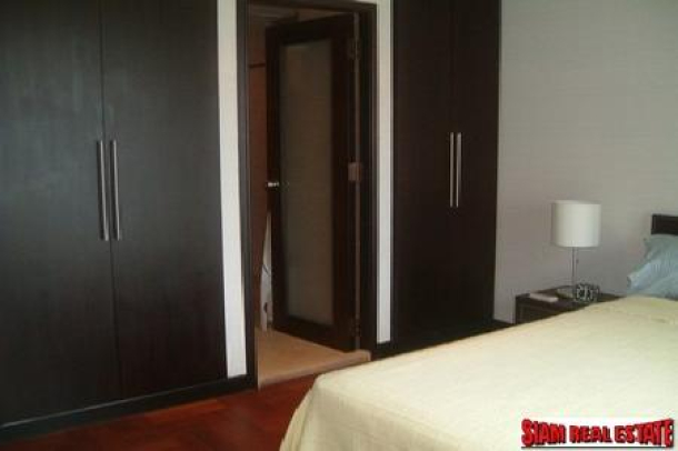 Fully furnished 2 Bedrooms, 2 Bathrooms condo for sale at Liberty Park II, Sukhumvit 11-9
