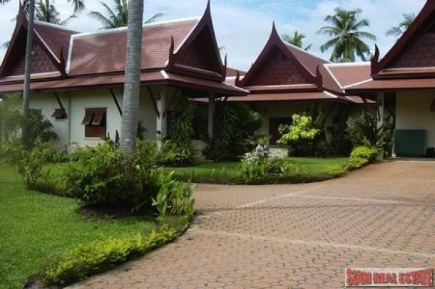Thai Style Holiday Villa with 5 Bedrooms in Nai Harn-3