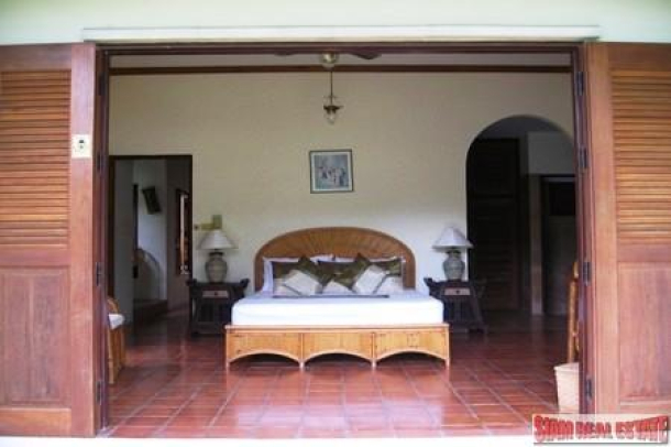Thai Style Holiday Villa with 5 Bedrooms in Nai Harn-8