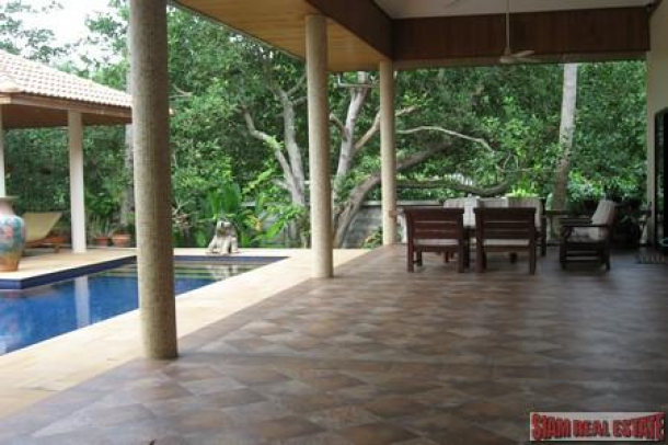 Spacious Four Bedroom House with Private Pool in Rawai-15