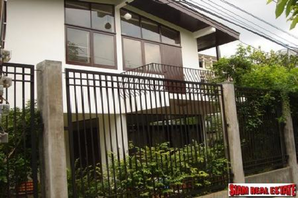 Peaceful house for rent, 3 bedrooms, 2 bathrooms, garden and balcony on Sukhumvit 71-1
