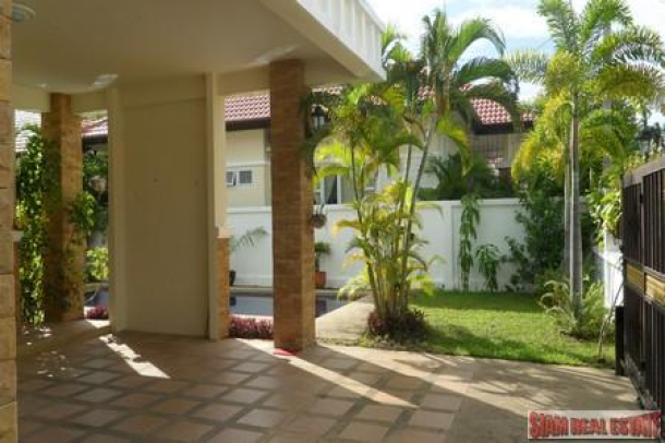 Karon Hill | Contemporary Seaview Condo with One Bedroom for Rent-13
