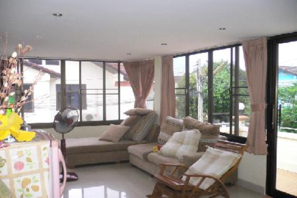 Two Storey Four Bedroom House with Large Garden in the Heart of Pattaya-8