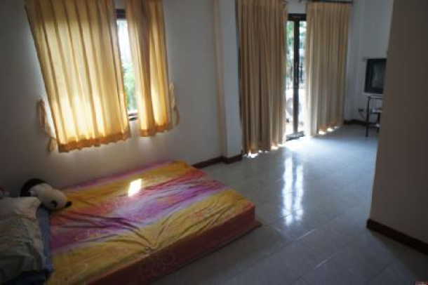 Fully Furnished One Bedroom Condominium Only 100 Metres From The Beach - Jomtien-14