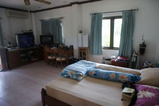 Fully Furnished One Bedroom Condominium Only 100 Metres From The Beach - Jomtien-17