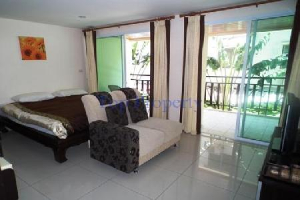 Fully Furnished One Bedroom Condominium Only 100 Metres From The Beach - Jomtien-3