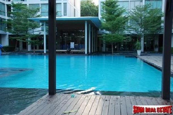 A beautifully present 2 beds, 2 baths modern condominium for sale in Private and Convenient Community, closed to Prakanong Skytrain Station-8
