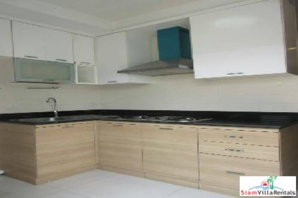 The Private | Contemporary Townhouse with 3 bedrooms, 4 bathrooms for rent closed to Bang Chak station.-9