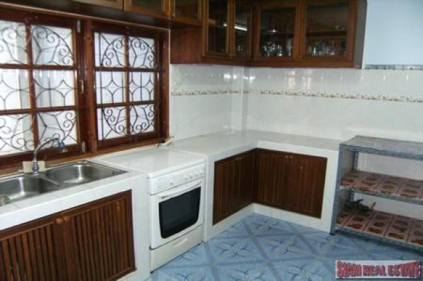 Large Three Bedroom House in Quiet Area of Rawai-8