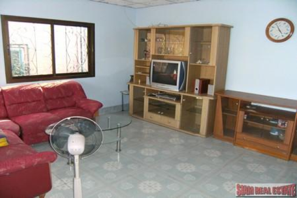 Large Three Bedroom House in Quiet Area of Rawai-9