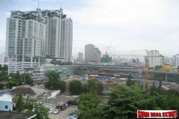 Brand New Two Bedroom Condo next to BTS Wong Wian Yai-18