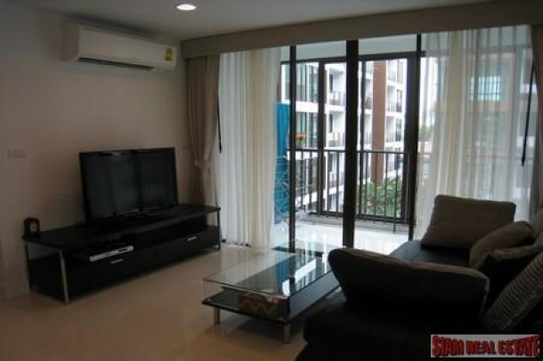 Brand New Two Bedroom Condo next to BTS Wong Wian Yai-4