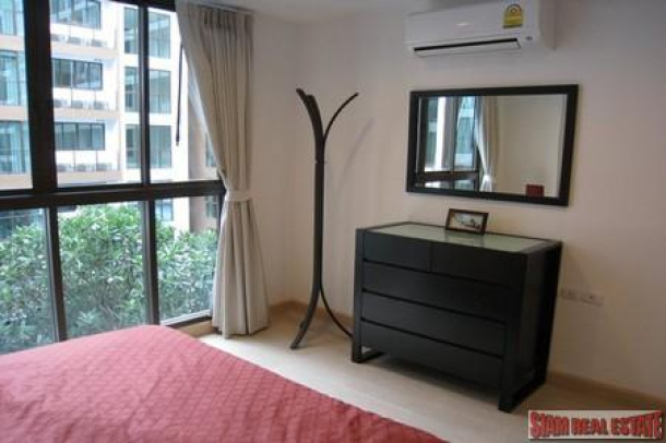 Brand New Two Bedroom Condo next to BTS Wong Wian Yai-7