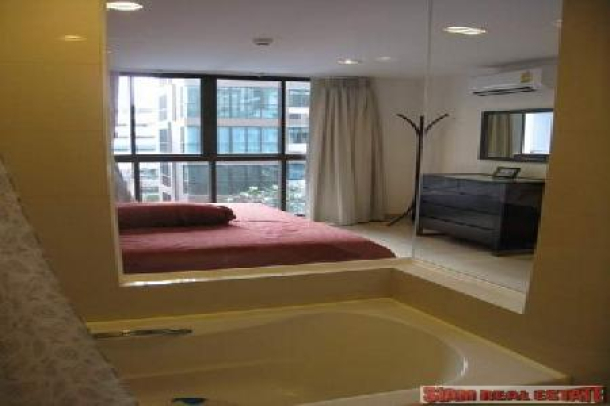 Brand New Two Bedroom Condo next to BTS Wong Wian Yai-8