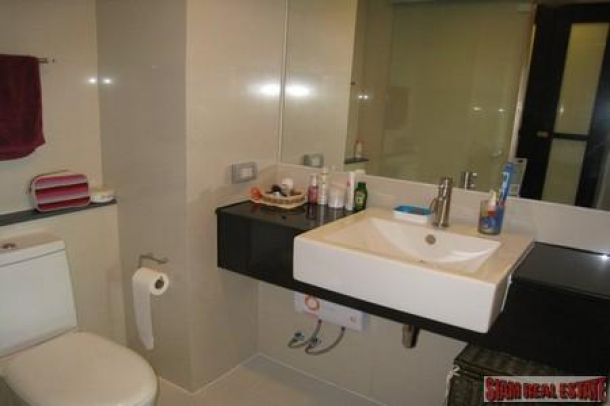 Brand New Two Bedroom Condo next to BTS Wong Wian Yai-9