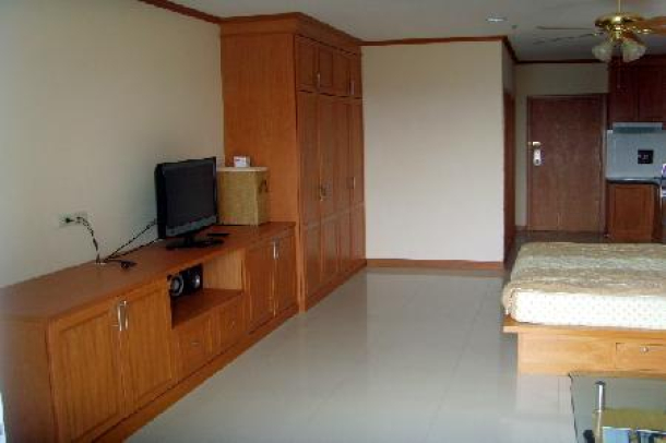 Sizeable Studio With Fabulous Views In A Perfect Location - Jomtien-2