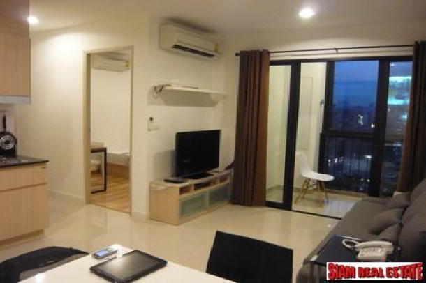 Ideo Ratchda-Huaykwang | Fully Furnished 2 Bedroom, 2 Bathroom Condo for Rent-1