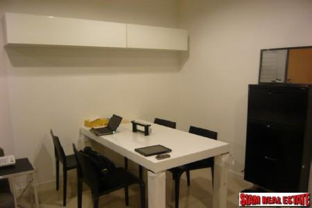 Ideo Ratchda-Huaykwang | Fully Furnished 2 Bedroom, 2 Bathroom Condo for Rent-8