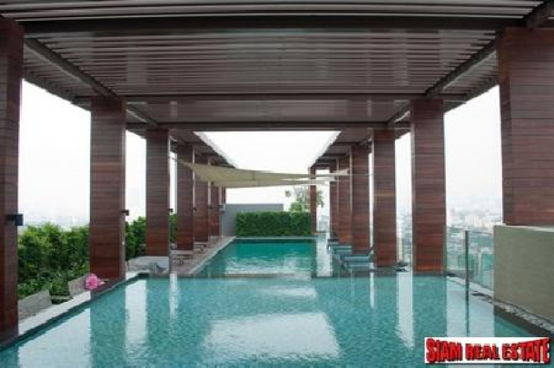 Fabulous Sea Views from a Fully equipped Modern 2 Bed Apartment. Pattaya-17