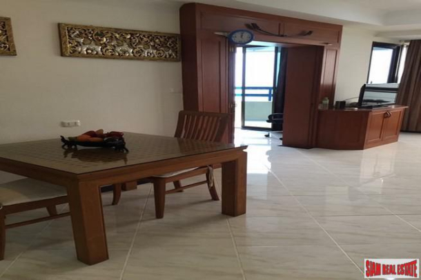 One Bedroomed Apartment In Ideal Location Overlooking The Beach - Jomtien-10