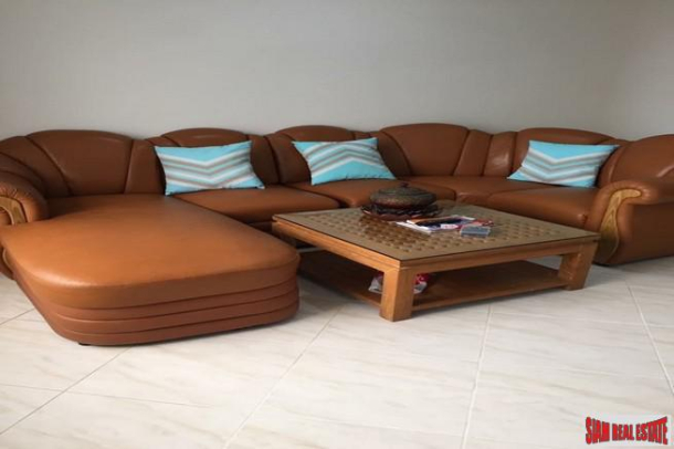One Bedroomed Apartment In Ideal Location Overlooking The Beach - Jomtien-9