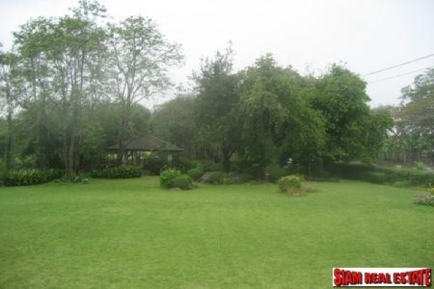 Land for sale in Green Valley Golf Course - Bangna-Trad Rd. (km.15), near Suvarnabhumi Airport-2