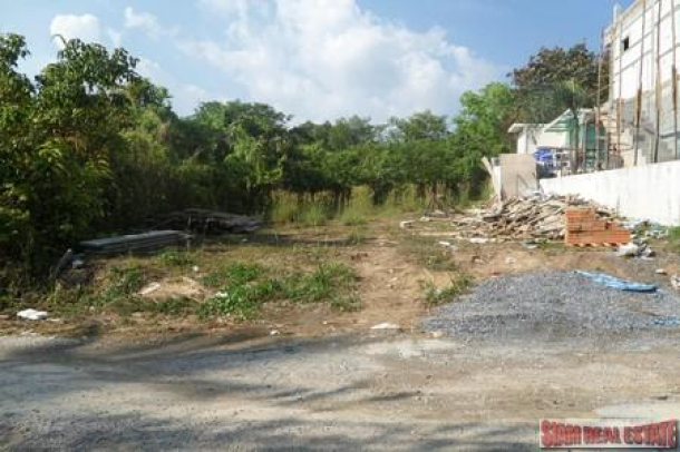 216 Sq.m. of Land with Sea View in Rawai-3