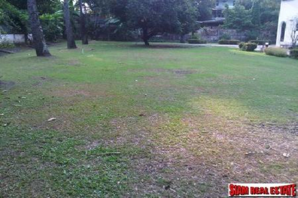 Land plot for sale on Chuaplerng, Rama IV Road.-1
