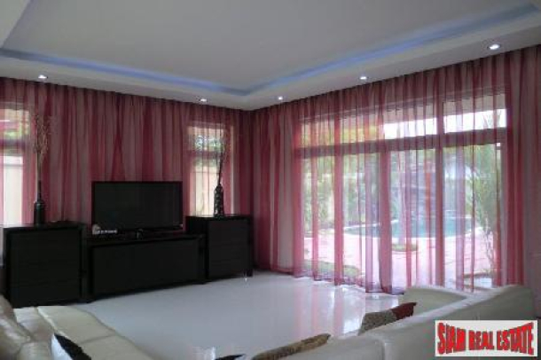 Fabulous House With Swimming Pool At A Discounted Price in East Pattaya-4