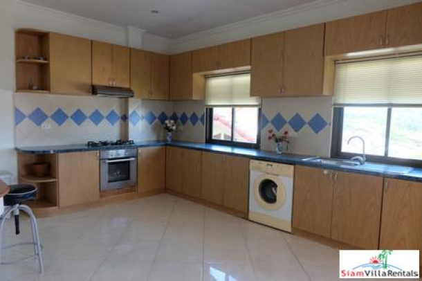 Spacious Three Bedroom House with Private Swimming Pool in Kathu-8