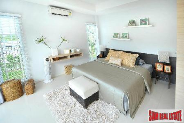 Contemporary Pool Villas Close to the Beach and Golf Courses in South Hua Hin-11